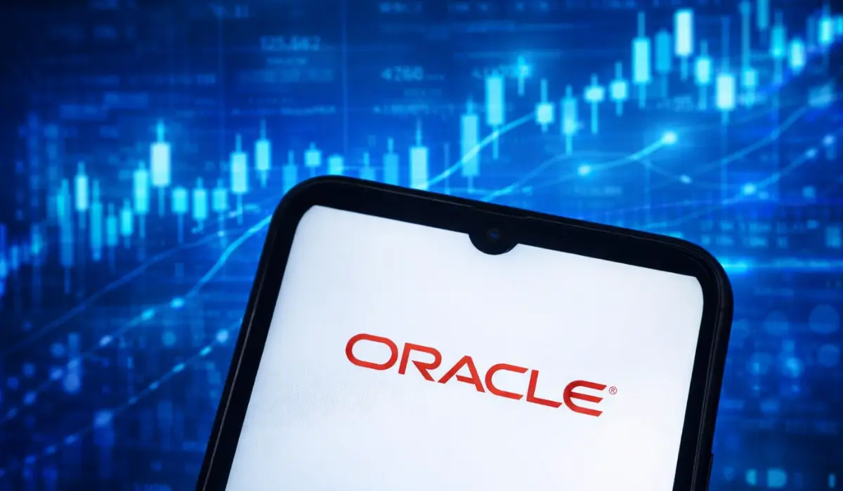 Oracle Shares Fall 3.27% Amid Insider Sales and Legal Risks